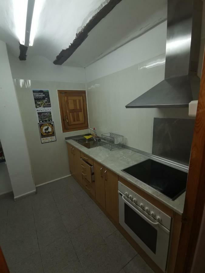 Casa Rural Y Albergue Tormon Экстерьер фото